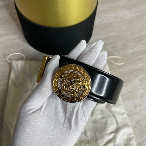 SOLDSOLDSOLD VERSACE MENS BLACK CRYSTAL MEDUSA BUCKLE LEATHER BELT - Picture 3 of 7